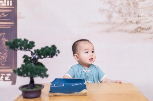 孟津三个月宝宝抬头不稳