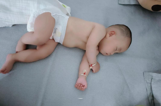 孟津宝宝几个月可以吃水果